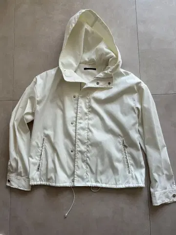 밴야드 스톰 화이트 후드 부착 자켓