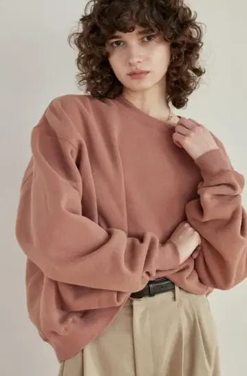 새상품급 searoomlynn 볼륨 맨투맨 풀오버