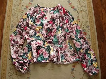 그레이스 콘티넨탈 그라데 플라워 프린트 탑 블라우스