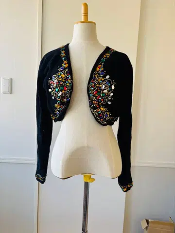 럭셔리 스톤이 뿌려진 볼레로 니트 스웨터 bosh 울