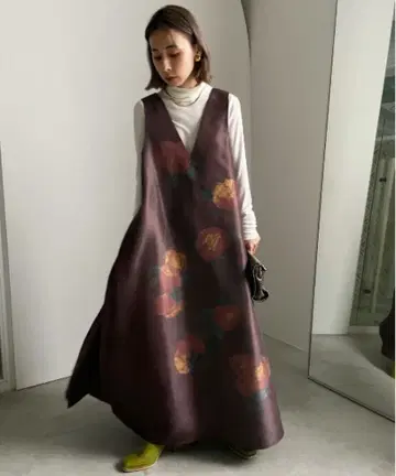 AMERI ELLIE 비대칭 플리츠 드레스