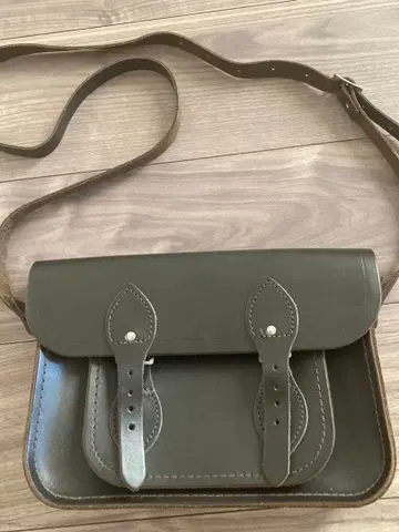 켄브릿지 새첼 숄더백 브라운