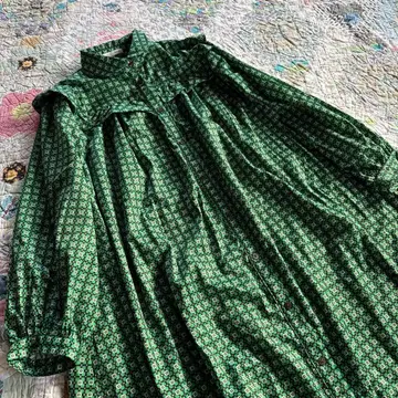 SANDY 레트로 팝 패턴 루즈핏 원피스