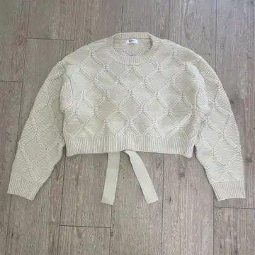 EVRIS 아이보리 크롭 니트 케이블 짜임 긴팔 니트