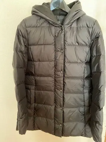 새상품 23구 후드 부착 다운 자켓