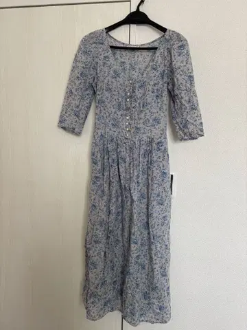 아네스 베 꽃무늬 7부 소매 롱 원피스