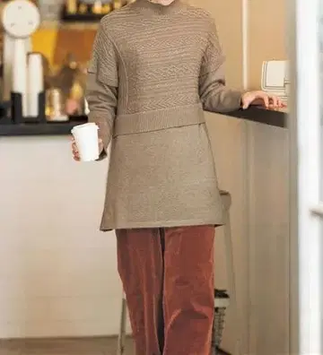 [ 새상품 ] 페이크 튜닉 하이넥 니트 불규칙 디자인