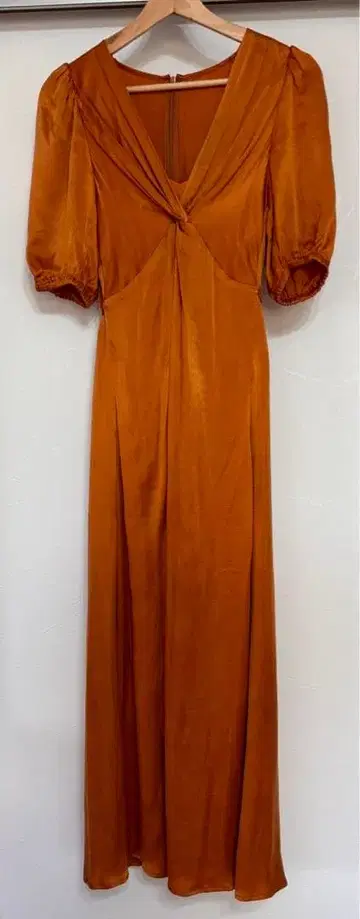 프레이 아이디 오렌지 브이넥 퍼프 슬리브 원피스