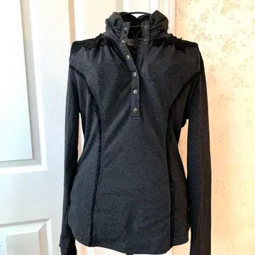 레이스 장식 다크 그레이 긴팔 상의 오즈온