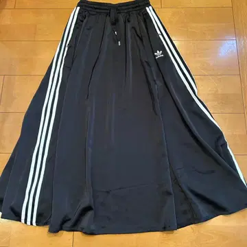 adidas 블랙 플레어 스커트 아디다스 오리지널