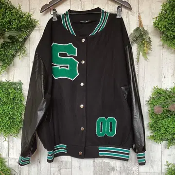 평평하게 놓았을 때 가슴 너비 67