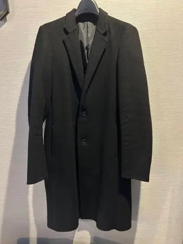 PLST 블랙 체스터 코트