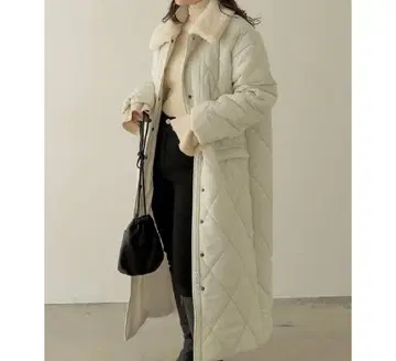 리디 퍼 퀼팅 코트 M 롱 코트 아이보리 화이트