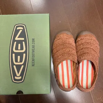 KEEN 브라운 슬립온