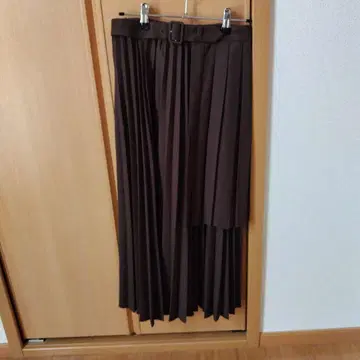 fig London 브라운 플리츠 롱 스커트