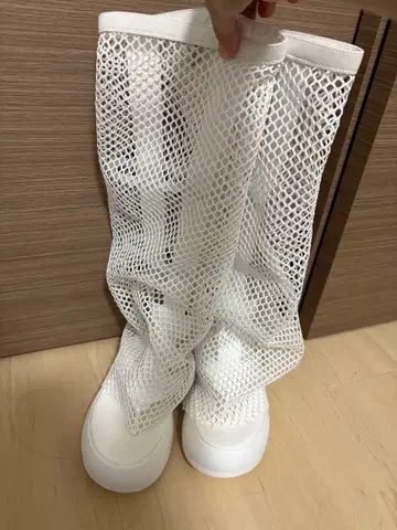 화이트 메쉬 롱 부츠