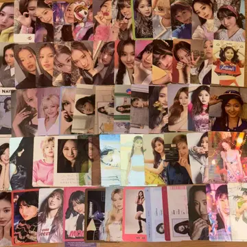 TWICE 트레이딩 카드 묶음 판매