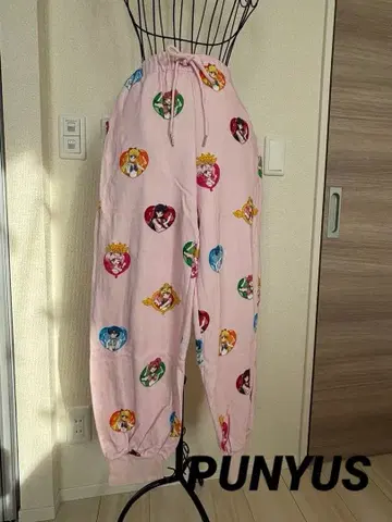 푸뉴즈 세일러문 콜라보 스웨트 팬츠