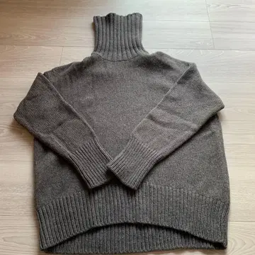 갤러리 바이 다크 브라운 니트