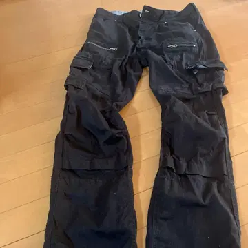 MEN'S BA-TSU 블랙 카고 팬츠 지퍼 포켓 부착