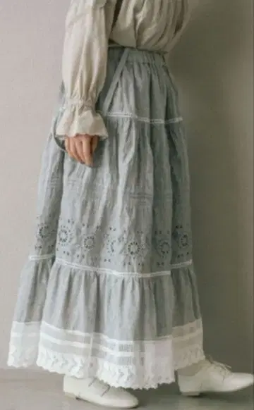 사만사 모스모스 Kazumi 콜라보 서스펜더 자수 스커트