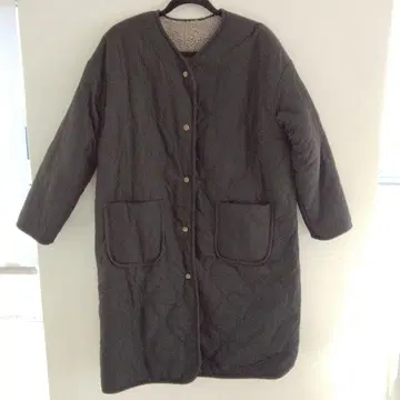 다크 그레이 퀼팅 롱 코트