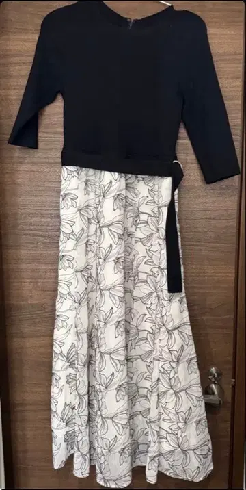 JUSGLITTY 배색 도킹 원피스 M 사이즈