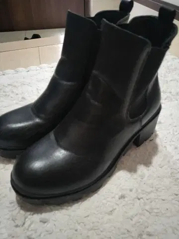 블랙 첼시 부츠 중간 힐