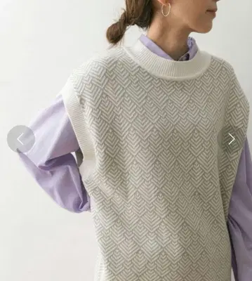 도어즈 자카드 무늬 니트 베스트