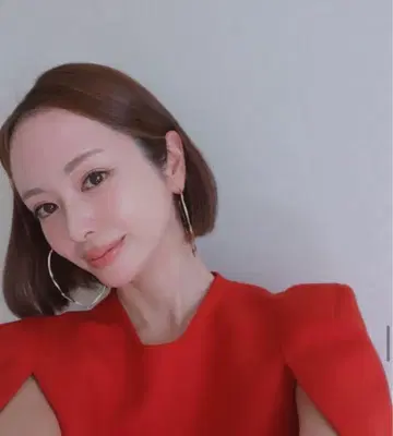 mayuco. 골드 후프 귀걸이 akiki 콜라보