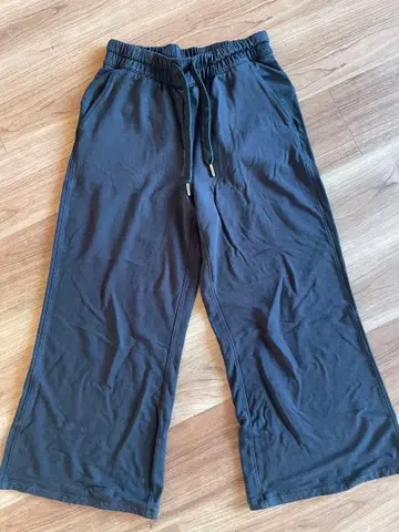 룰루레몬 와이드 팬츠 사이즈 4 ( S )