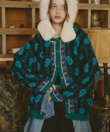 부클레 총무늬 자카드 니트 가디건