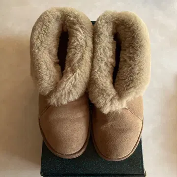 EMU Australia 베이지 어그 부츠