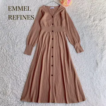 에메르 리파인즈 [ Free ] 리브 롱 원피스 V넥 엘레강트