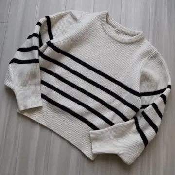 이에나 울 100% 보더 니트 스웨터