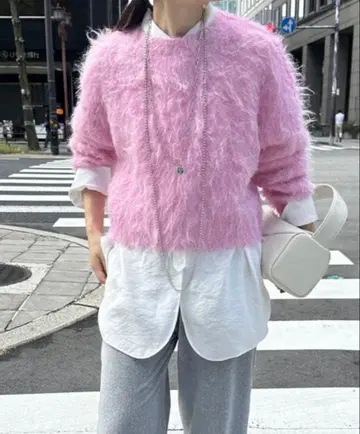 [ 새상품 ] 샤기 니트 핑크 긴팔 스웨터