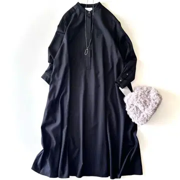 컨디션 최상 유나이티드 애로우즈 울 혼방 밴드 카라 원피스 38 네이비