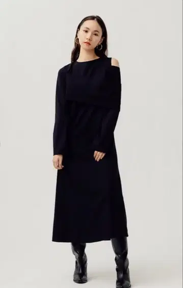 RANDEBOO 센슈얼 오프 숄더 원피스