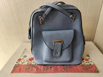 라이트 블루 가죽풍 백팩