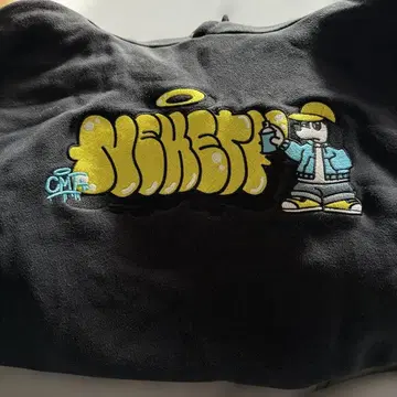 그래픽 프린트 블랙 후드티 centimeter