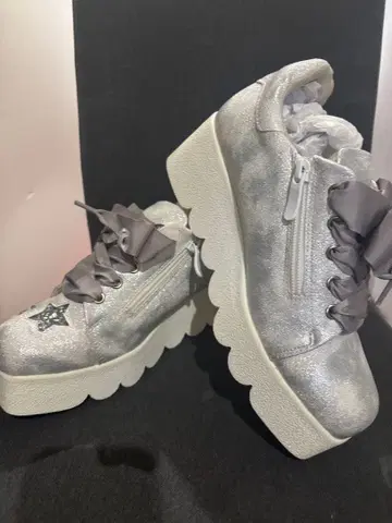 통굽 실버 글리터 스니커즈