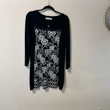 Super Beauty 꽃무늬 비즈 장식 원피스