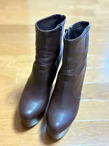 R &E 브라운 하이힐 부츠