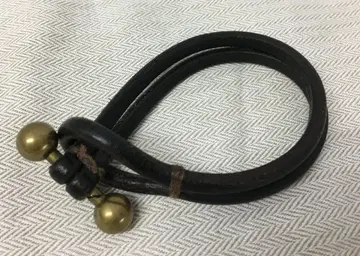 유타 뉴먼 고급 가죽 놋쇠 클로징 팔찌 브라운 브라운 계열 미