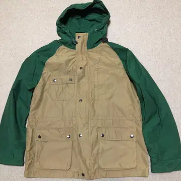 카키/그린 후드 부착 마운틴 파카
