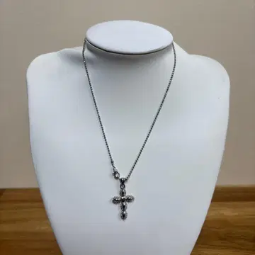 실버 크로스 모티브 목걸이