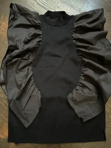 세븐틴 SEVENTeN 프릴 니트 미사용품