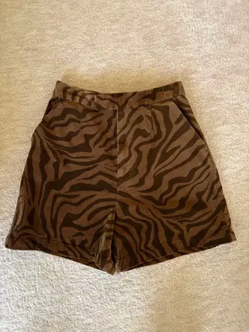 SLY 제브라 패턴 숏팬츠 브라운