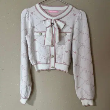 허니시나몬 리본 포함 하트 무늬 니트