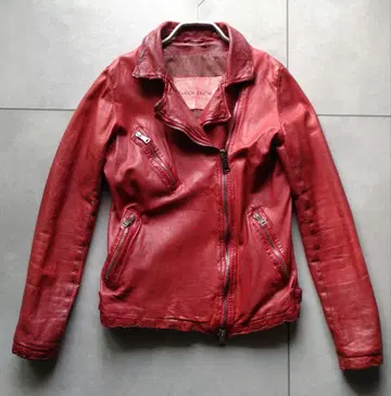 빨간색 가죽 라이더 자켓